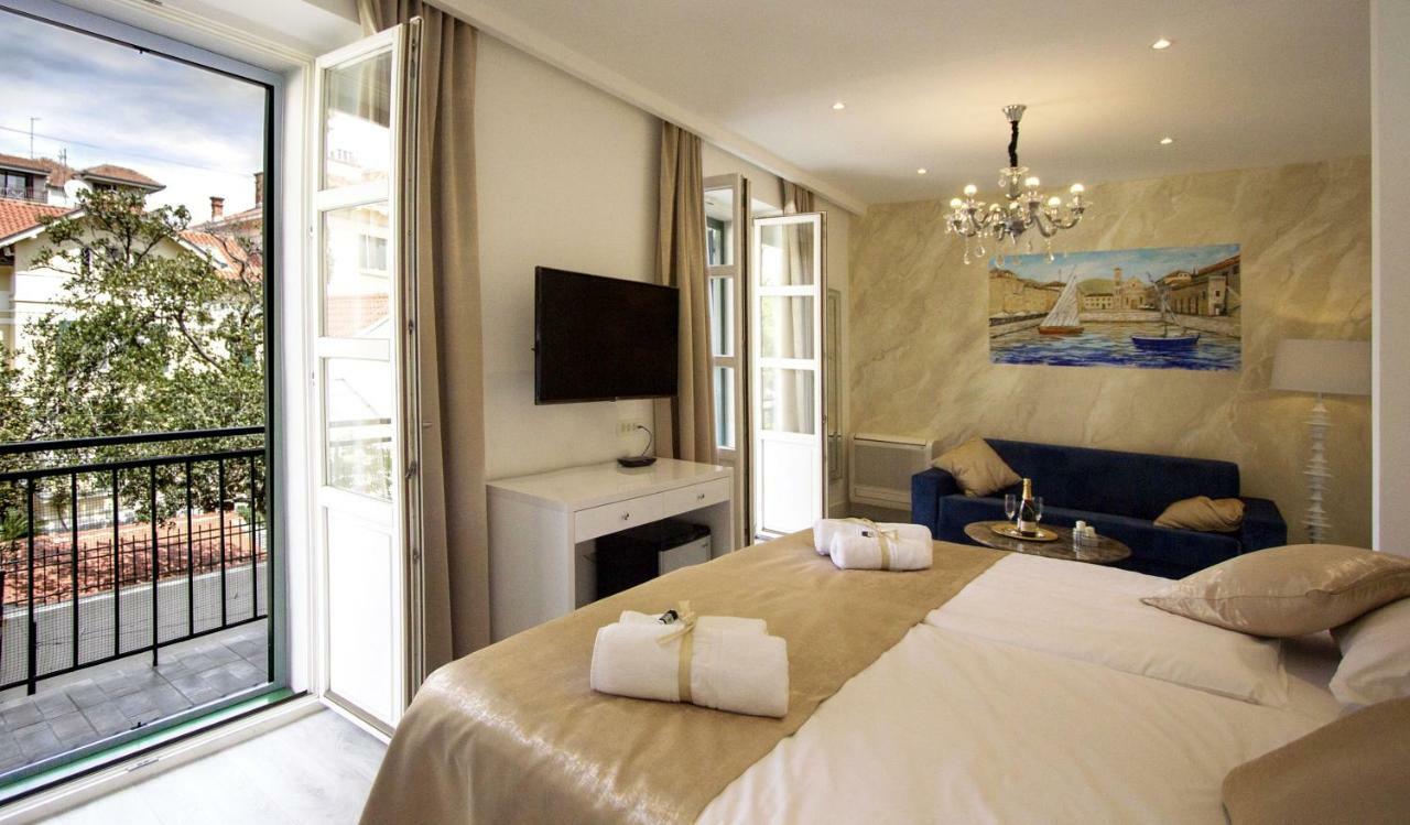 Well Of Life Luxury Rooms Split Exterior foto